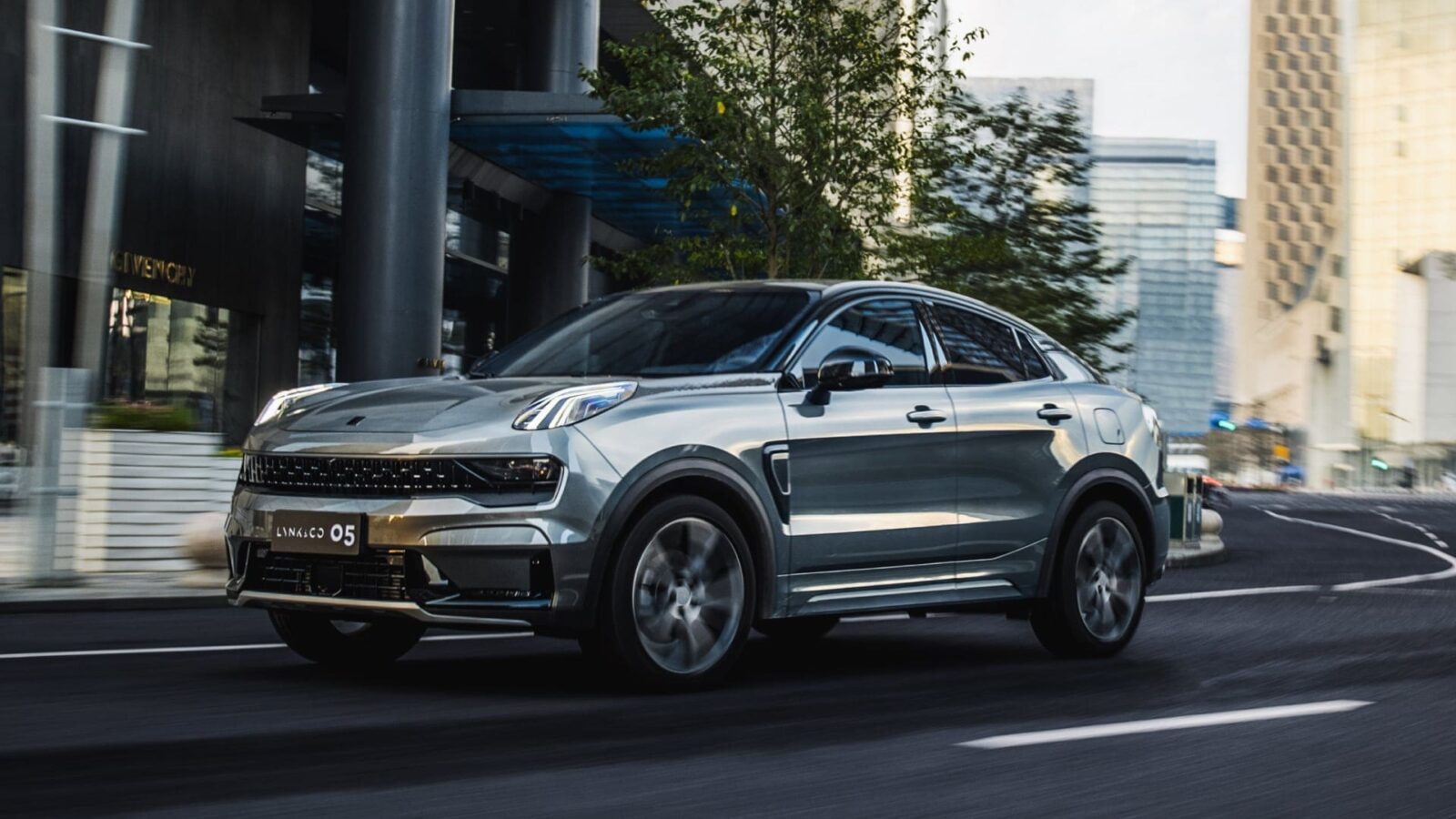05 banner Lynk & Co