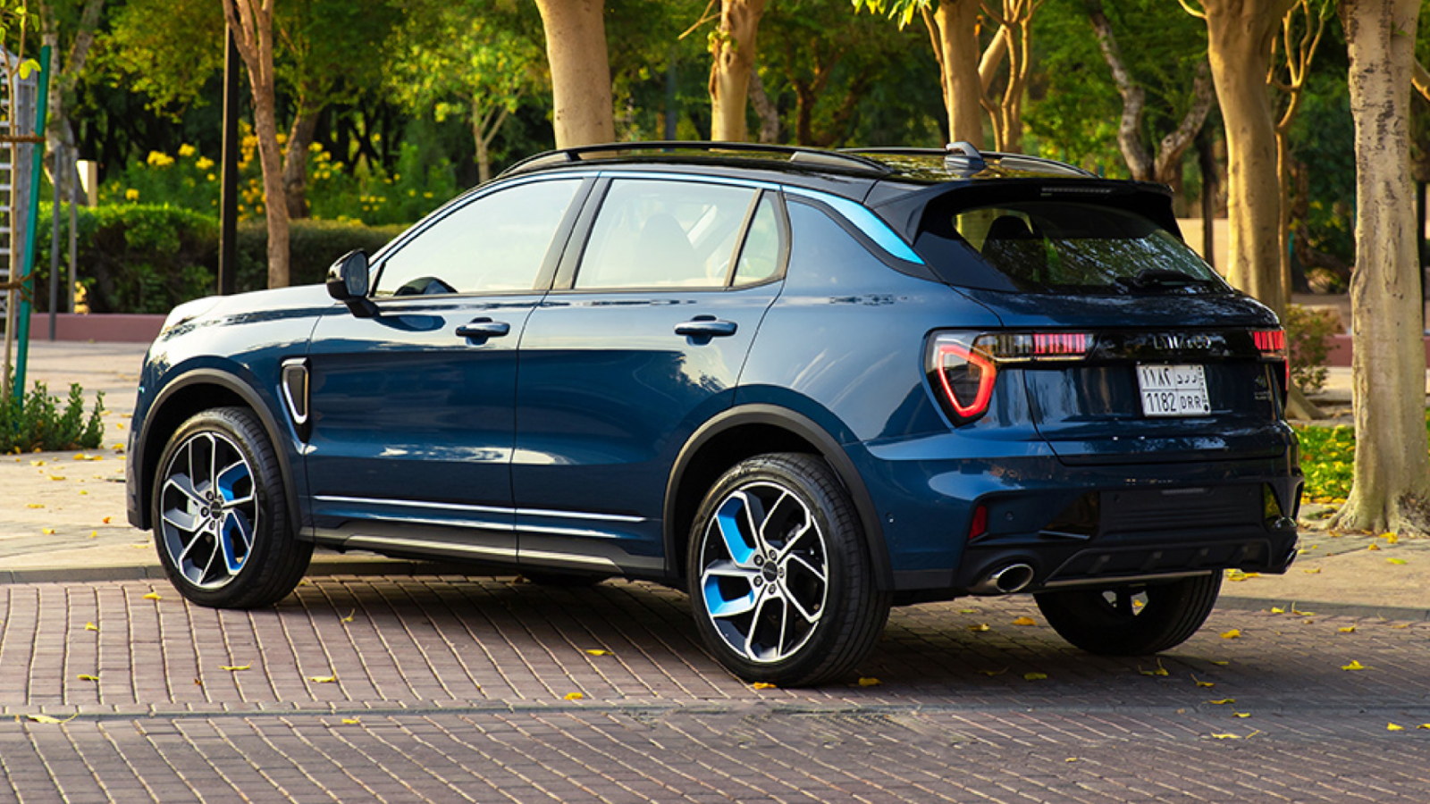 Lynk & Co 01